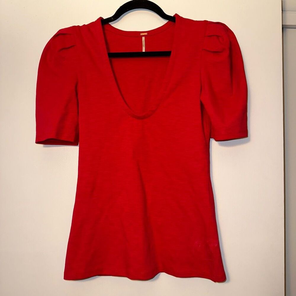 Free People Women’s Small Puff Short Sleeve Solid Red V Neck Shirt EUC